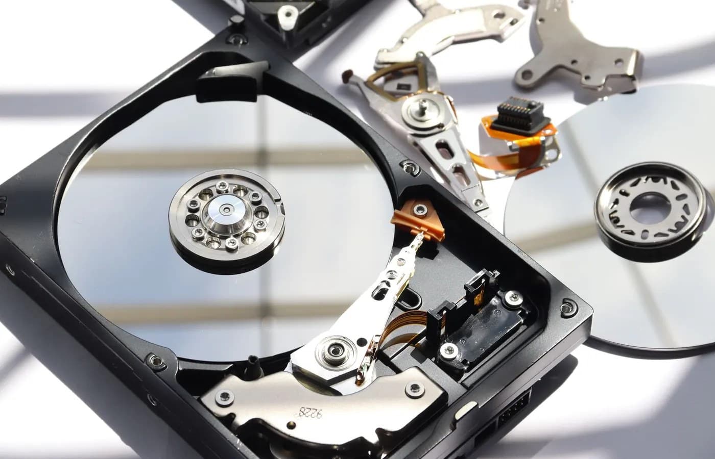 Data recovery diagnostics for a failing hard drive in Dubai