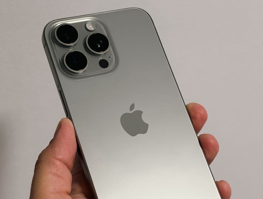 iPhone repair in Dubai — screen and battery replacement
